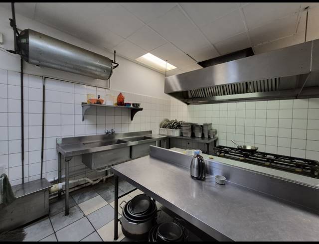 231M² RETAIL TO LET IN SUNNINGHILL